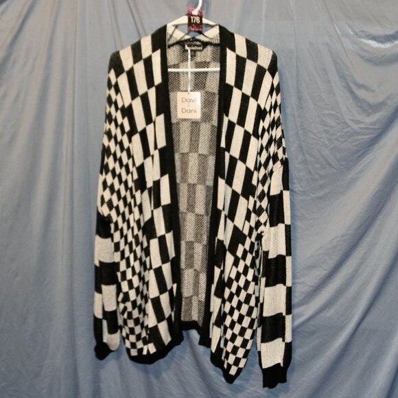 Davi & Dani Sweaters - NWT 1XL Davi & Dani Checkered Cardigan 3X